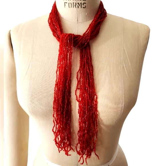 Red glass bead scarf-like necklace - Picture 3 of 4